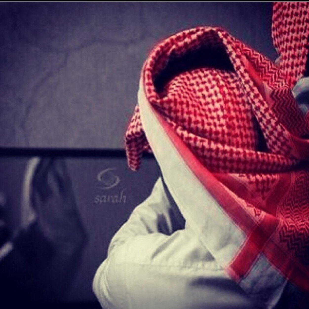 ‏جَمِيعهمْ يسـرَقْ مـا أكتٌبْ ... لكن لآ أحـَد يسْرِقْ مآ أحــس . .!
القصيم