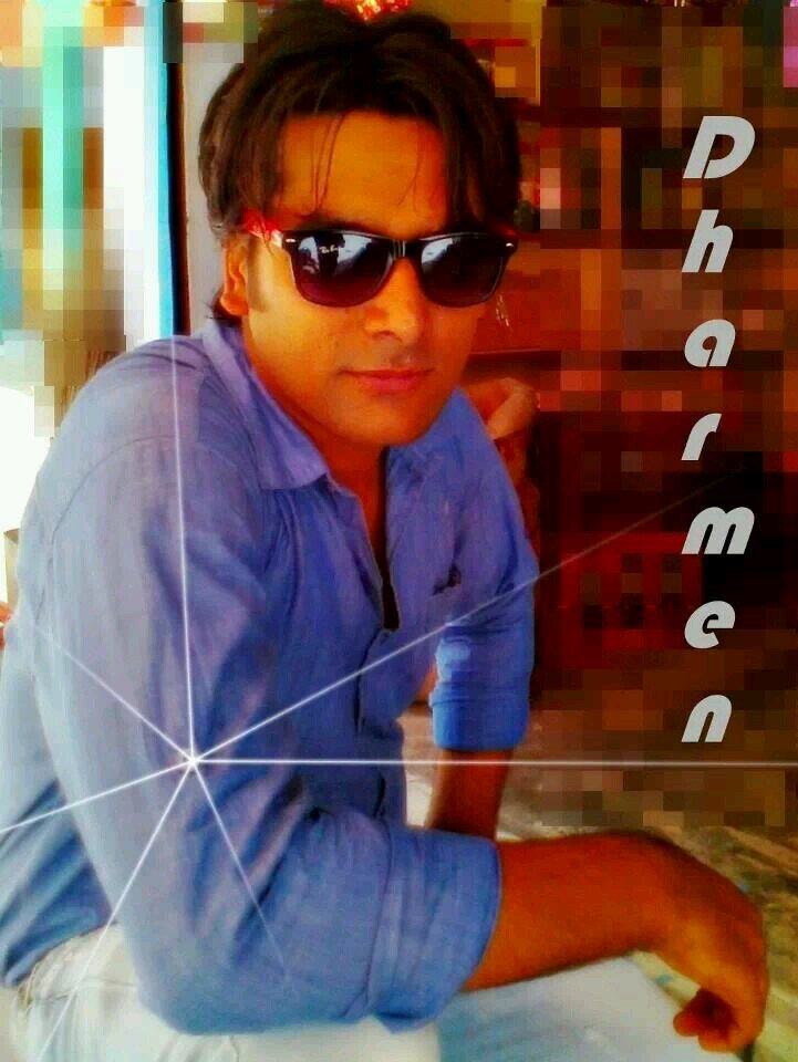 कहीं पत्थर की मूरत को लगते हैं छप्पन भोग...
और कहीं दो रोटी के वास्ते मर जाते हैं लोग...