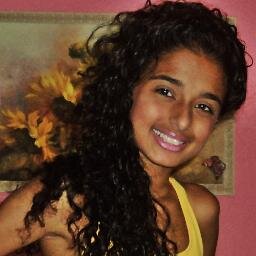'.. Fã de um louco que sonha em conquistar o mundo!
Tricolor , amo Futebol , Vídeo-Game , Lara Princesa *-*  ♥