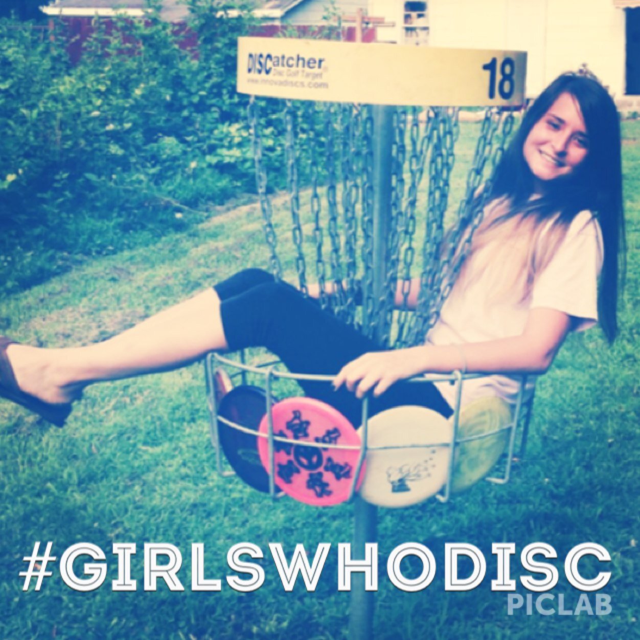 trying to spread the sport of disc golf & get more females involved #GirlsWhoDisc Avi & header are both mine.