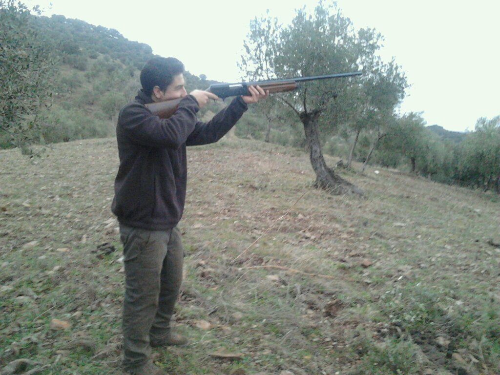Amante del motor y de la caza.  Calabres hasta la muerte. Me pierde la musica electrónica. ~Empezando mi nueva vida~