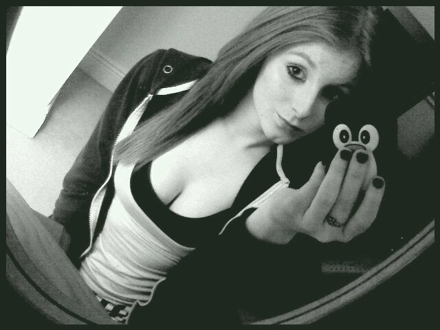 I'm 17 my love is music :3 hehe live and breath it :D ammm well I don't know what to say on this but am oh I follow back :* love ye :* :3