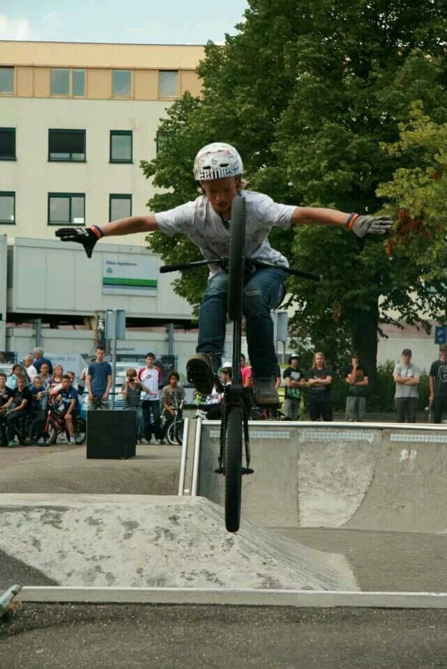 Insta @Taconisbmx