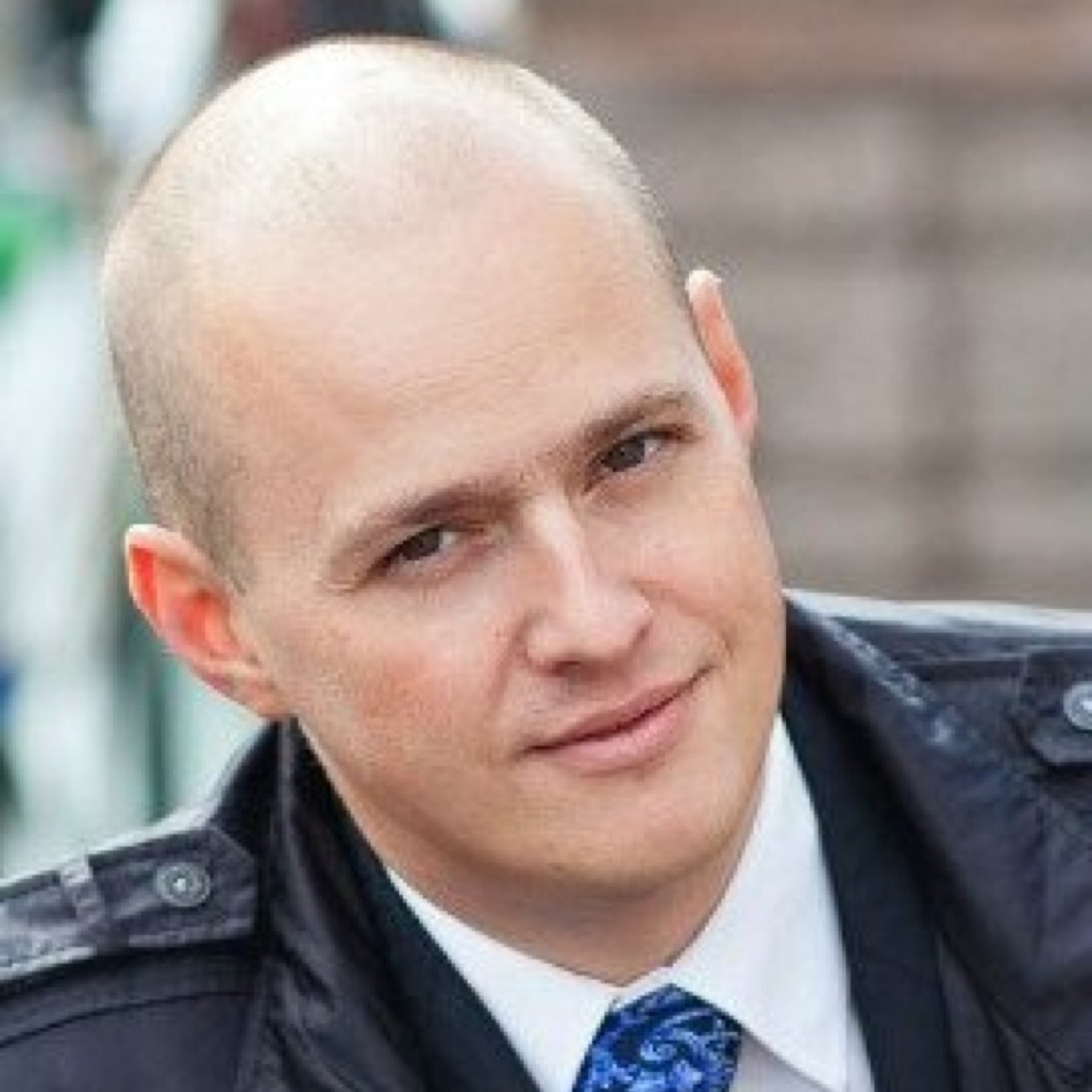 Я пишу о том, как воспитать настоящего мужчину в сыне, в себе и о том, каким должен быть настоящий мужчина и отец