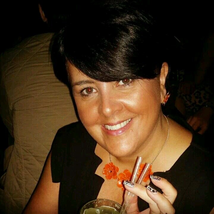 happy go lucky capricorn professional woman. love to have fun and in general, enjoy life as its way too short! speak to me people !!!!♡♥♡