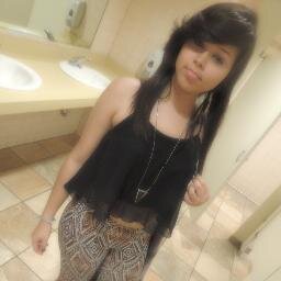 •. Jodida, deprimida y emocionalmente vacía, así soy yo.  /.\ ♥♬