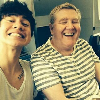 free follow lmfao if u would follow @fluffballmikey