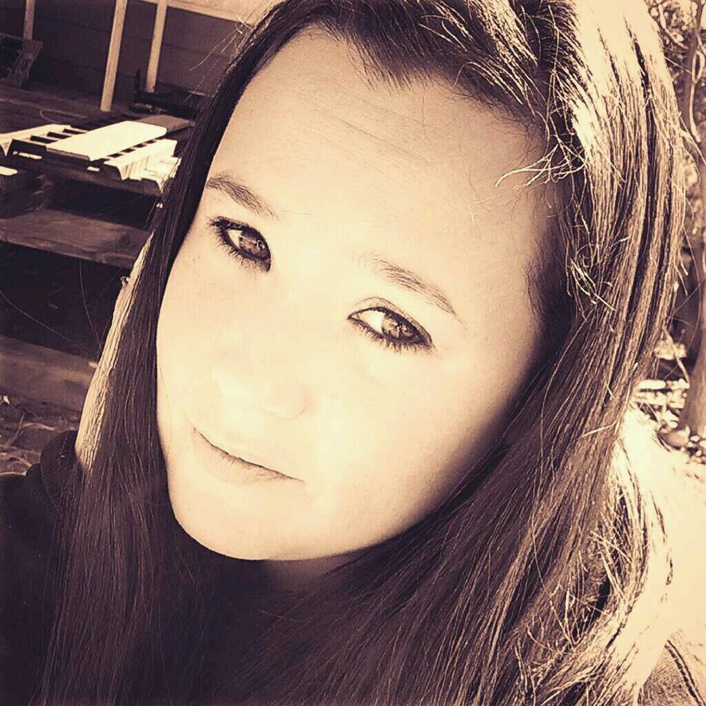 Married. Mommy of one. Extremely Sarcastic. Country music lover. Blogger. Couponer. Freebie chaser.