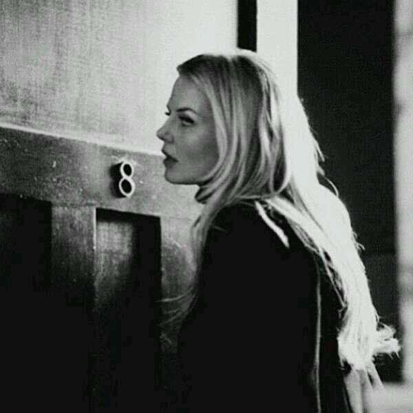 TrueSaviorSwan's profile picture. I'm just a girl with magic and a sword nothing more. (SwanQueen) #single