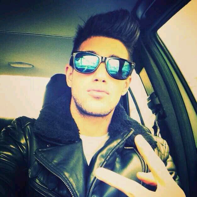 David LaFuente mi viida!! Lo amoo, es geniial! un ole por la mejor boyband de España!! sois geniales chicos^^ AURYN? Mi vida entera y más (L) @aurynoficial @dav