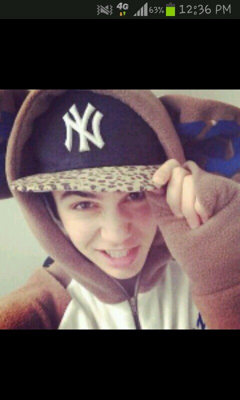 George here (: I like food, and monkeys. ~Engaged to the most magnificent, beautiful girl known to man kind. xAcutefraudx~