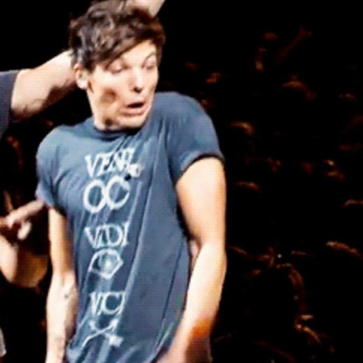 You dont have to follow this account, instead FOLLOW @louispaynecake please, i love you thanks :)