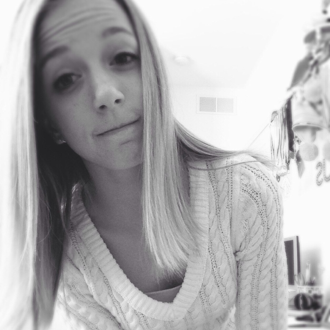 ❤️Taken❤️ *inspirational quote*
Snapchat me!! samicheer 
Kik? Sami1027
Instagram? _samisaltzman