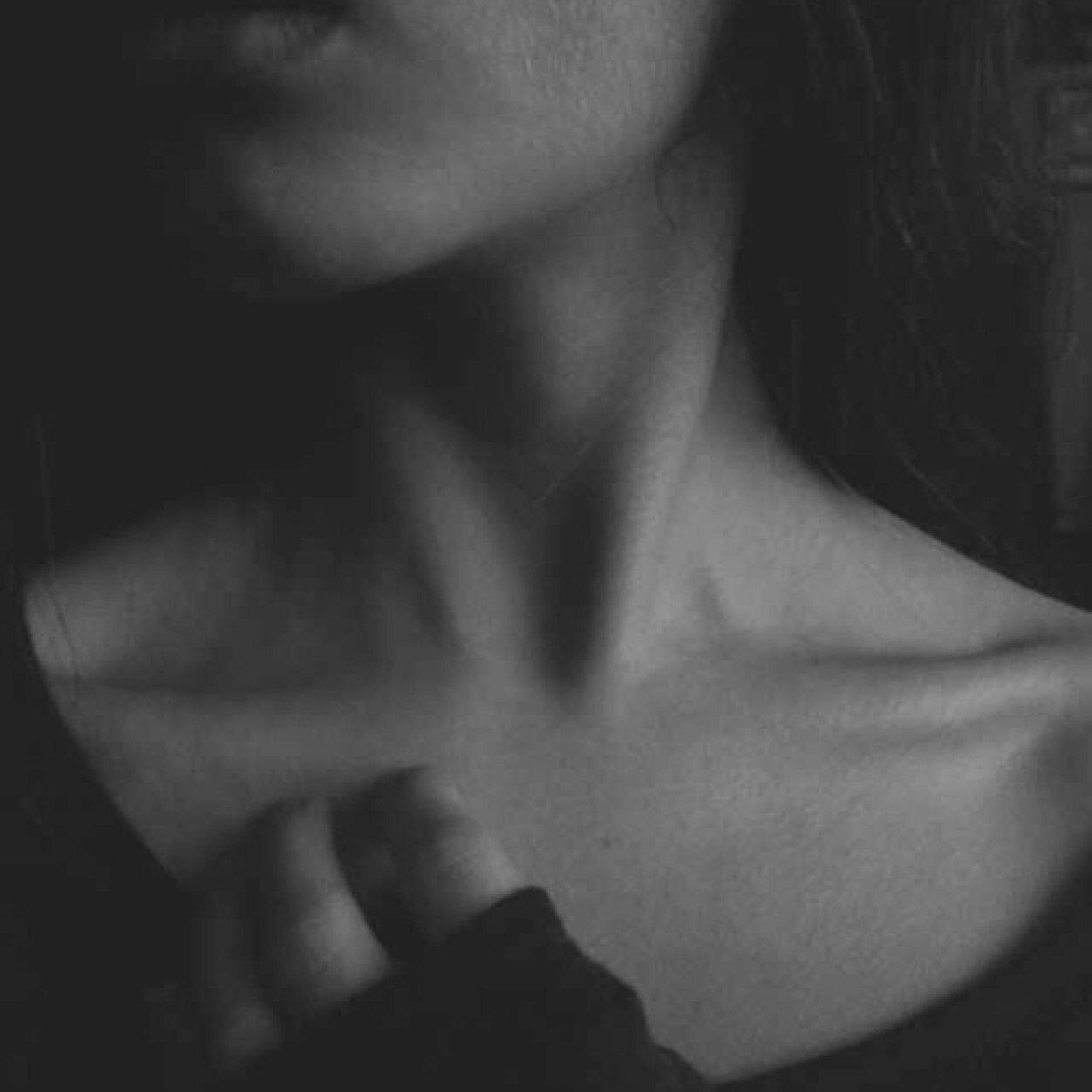 BR0KENNESS's profile picture. Broken