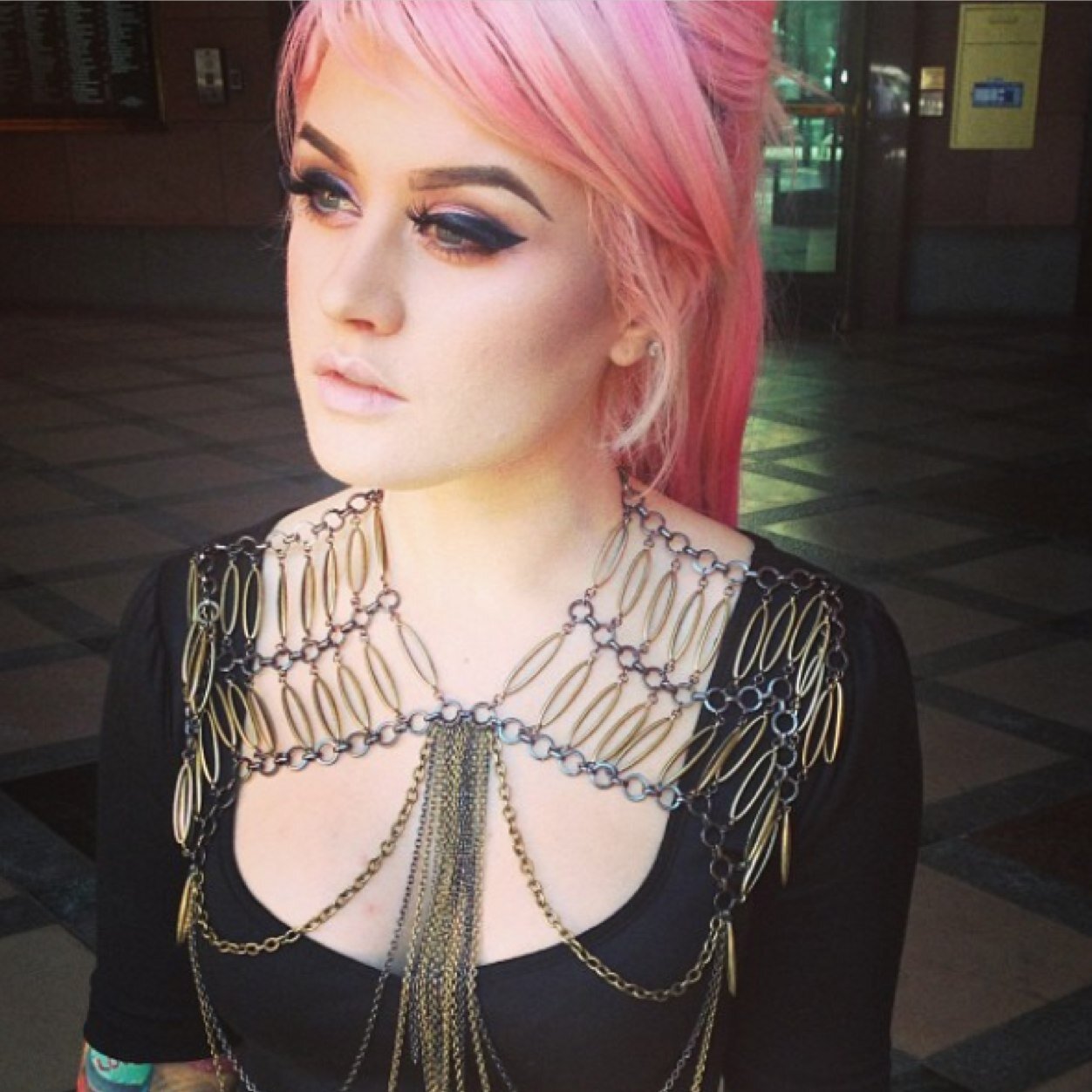 Makeup artist. Part time model. All around good looking girl. @jane_wilsion is mine. {R}iding {P}onies