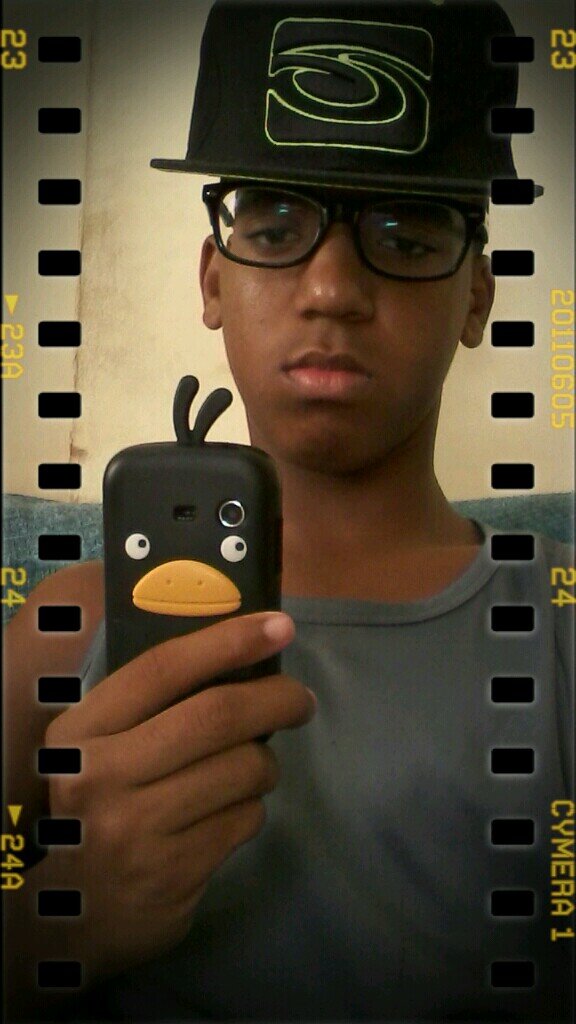 Quem fala muito nada daz mais eu sim sou capaz de fazer *_*