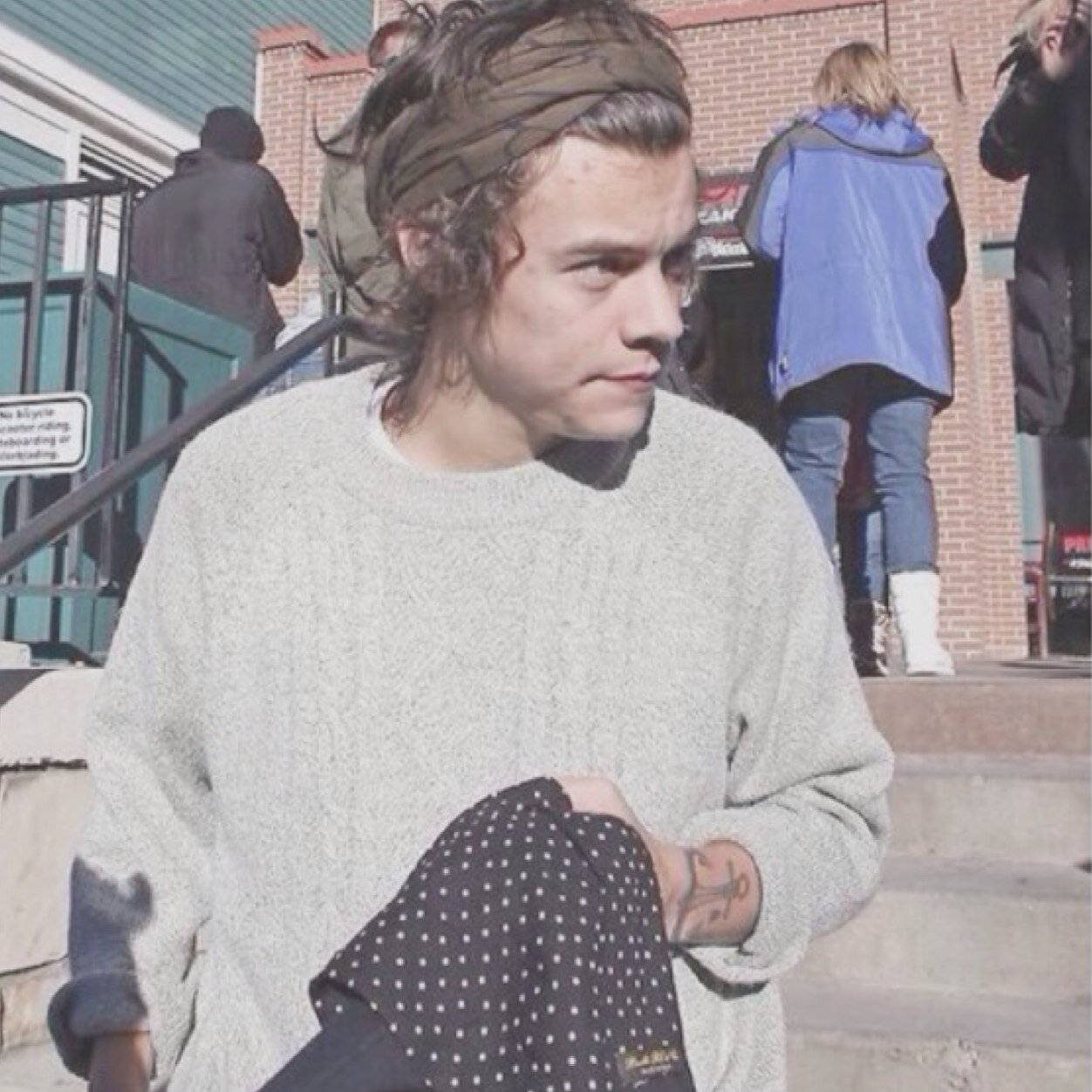 hi! pls follow @gypsiestyles it would mean so much! love you .xx ٩(*´︶`*)۶҉