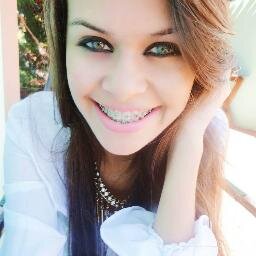 Sou brasileira mas moro em Portugal, 18 anos.