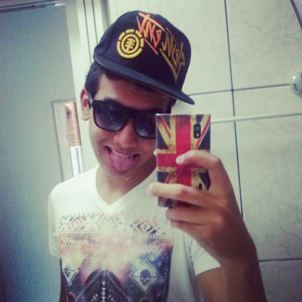 Hi , I Love The Walking Dead and Harry Potter ♥