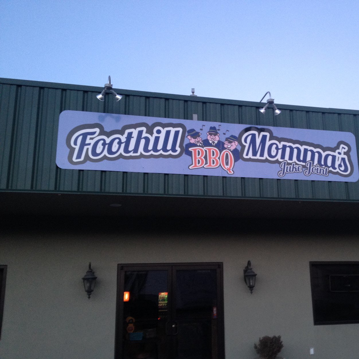 Blue Ridge BBQ with a Memphis ATTITUDE!