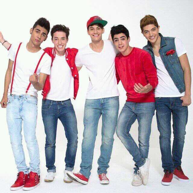 Enamorada de 5 hermosos chicos CD9