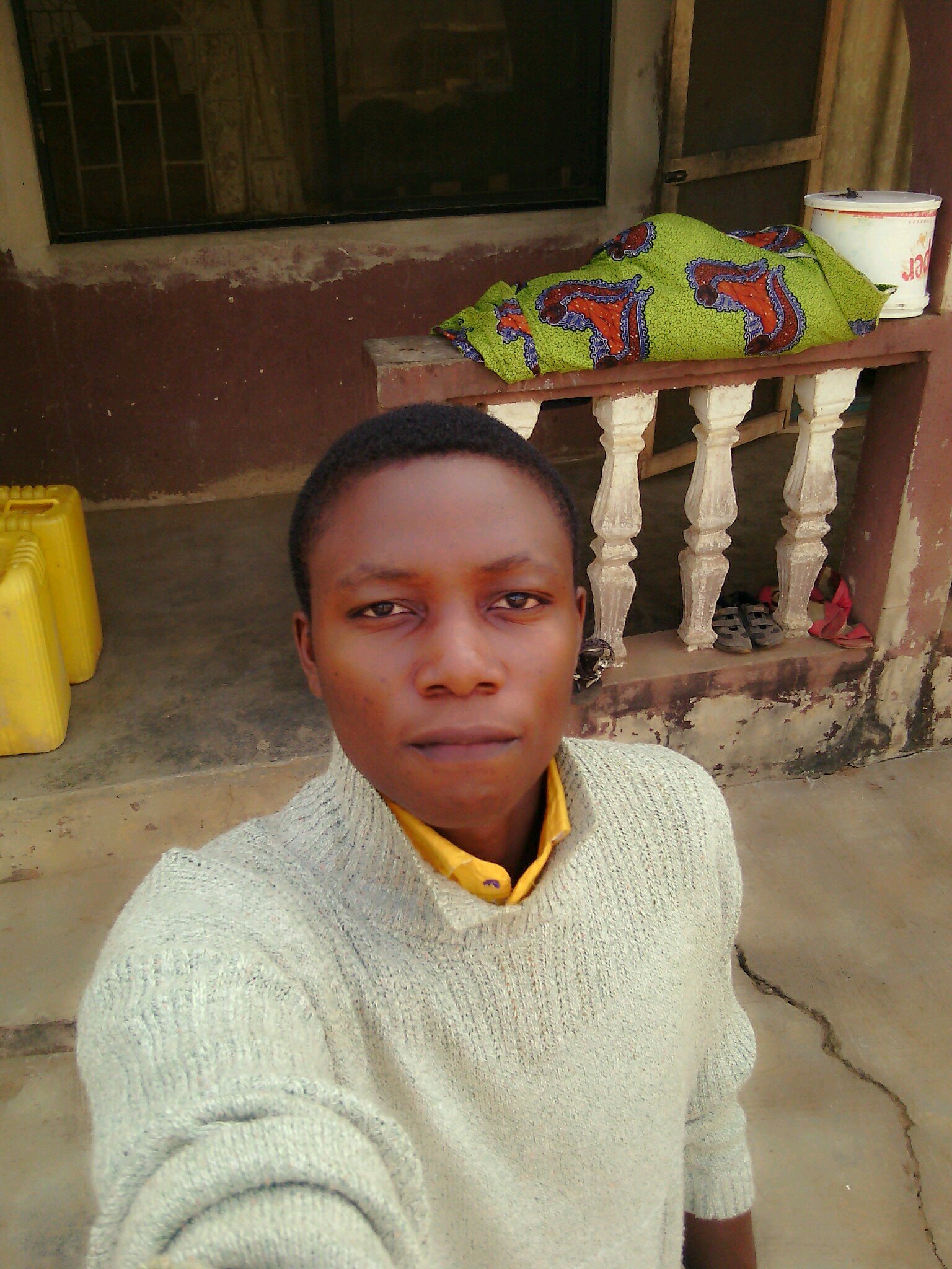 My name is Adetoyinbo oluwatobiloba,first child of mah father and 2 sister wit a lovin mother.