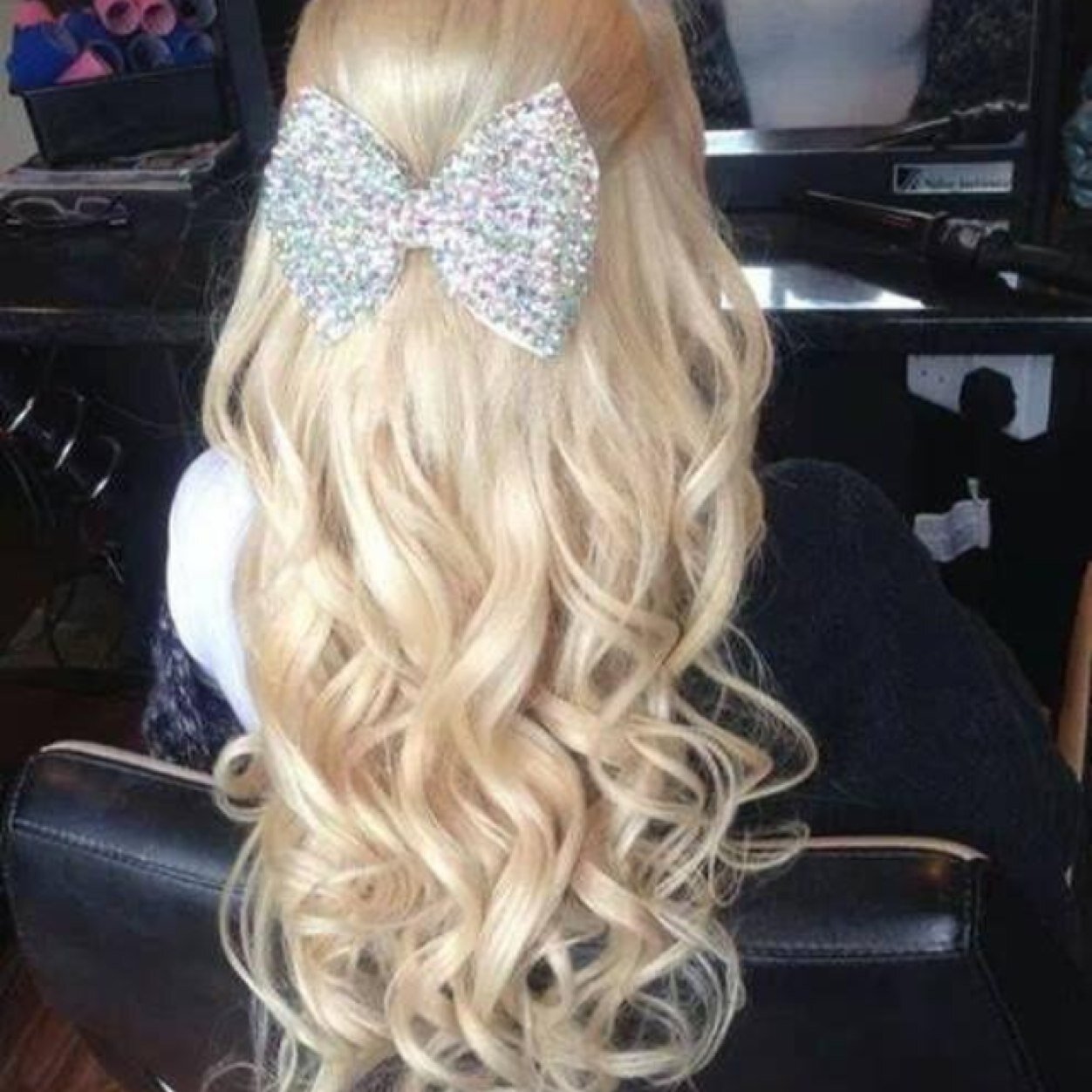 averageprettyg's profile picture. ☀︎ bitches bow down ☀︎ im fetch ur not ☀︎ wanna-be hipster☀︎ two door cinema club ☀︎