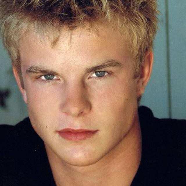 WilliamQueen100's profile picture. College Junior