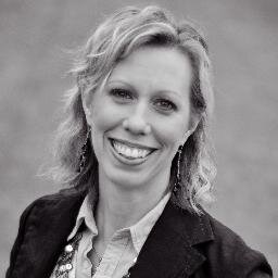 Freelance Writer and Blogger at http://t.co/jLSZxQt5Ba                                   I prefer pen on paper, pictures on film and books with pages