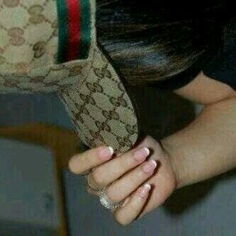 ‏‏لن اتكلم عن نفسي ففخامة اسمي تكفي ♥