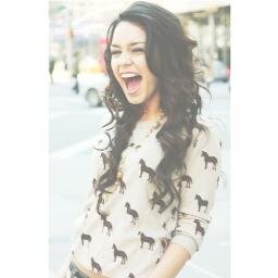 TE ESTOY REGALANDO UN SEGUIDOR SIGUE A { @ohmymaalik } DA FOLLOW BACK DE INMEDIATO!
