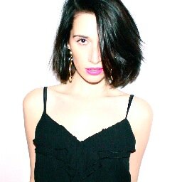 Founder/Owner/FunnyWoman of @Rage_Market. Life in the fashion lane: making a modern statement with vintage apparel.
