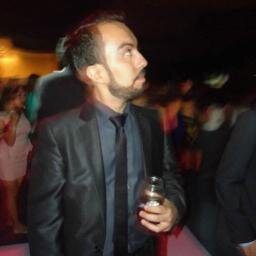 Asesor profesional riesgos patrimoniales y finanzas personales, maestro de salsa y bachata, relacionista público.