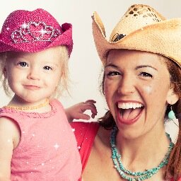 Live Music Show, CD, book, and coloring book for kids 2-8. Sing, Dance, Laugh and Learn with Farm Friends!