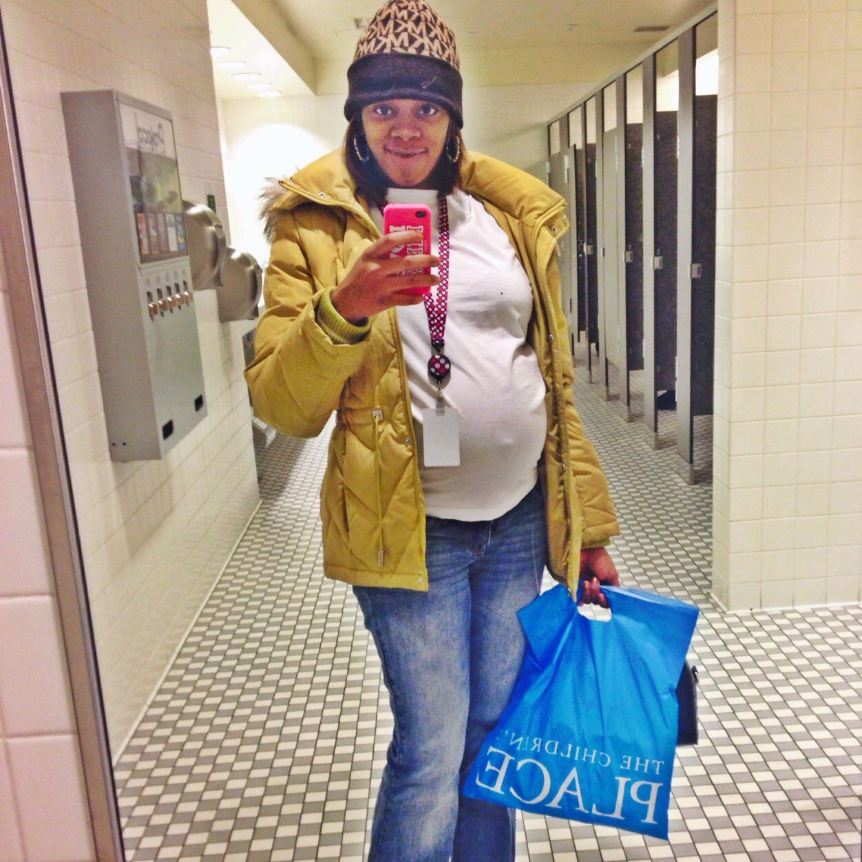 (No Thirst Intended) #SINGLE #TeamJesus #CollegeGirl #FabLife #mommy2be *RWG Antoine Charles Thomas* missin u