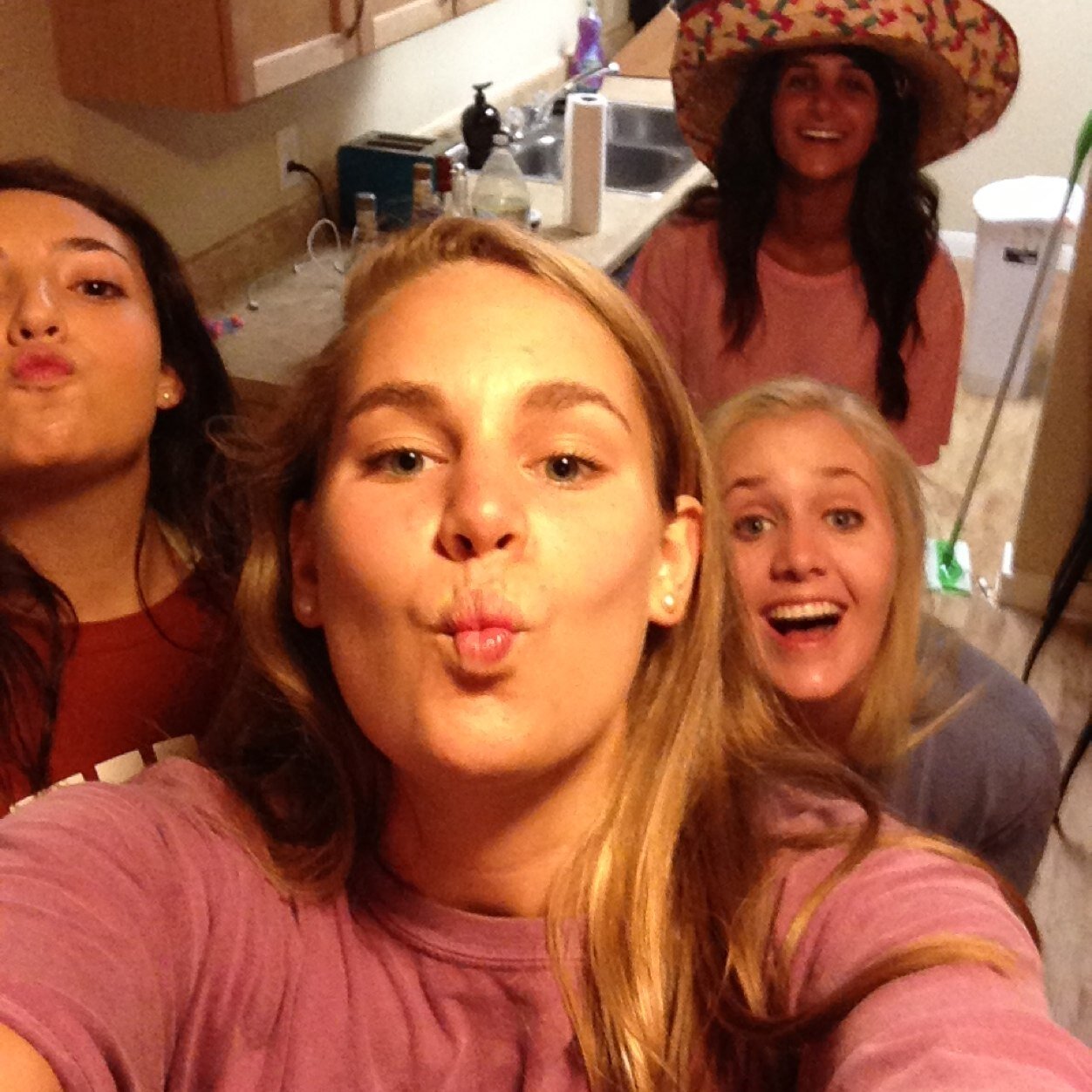 sararogerss's profile picture. 