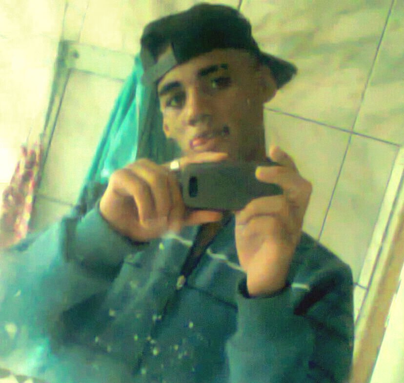 gosto de novas amizade e sair com os parças