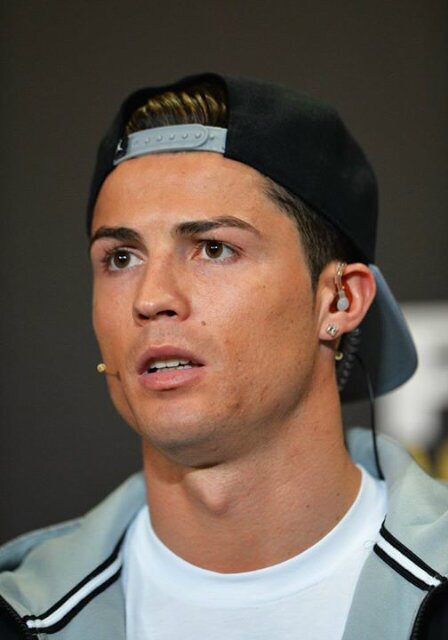 I just love soccer and fifa I also like Ronaldo JB and 1D ♣©☀☺♦