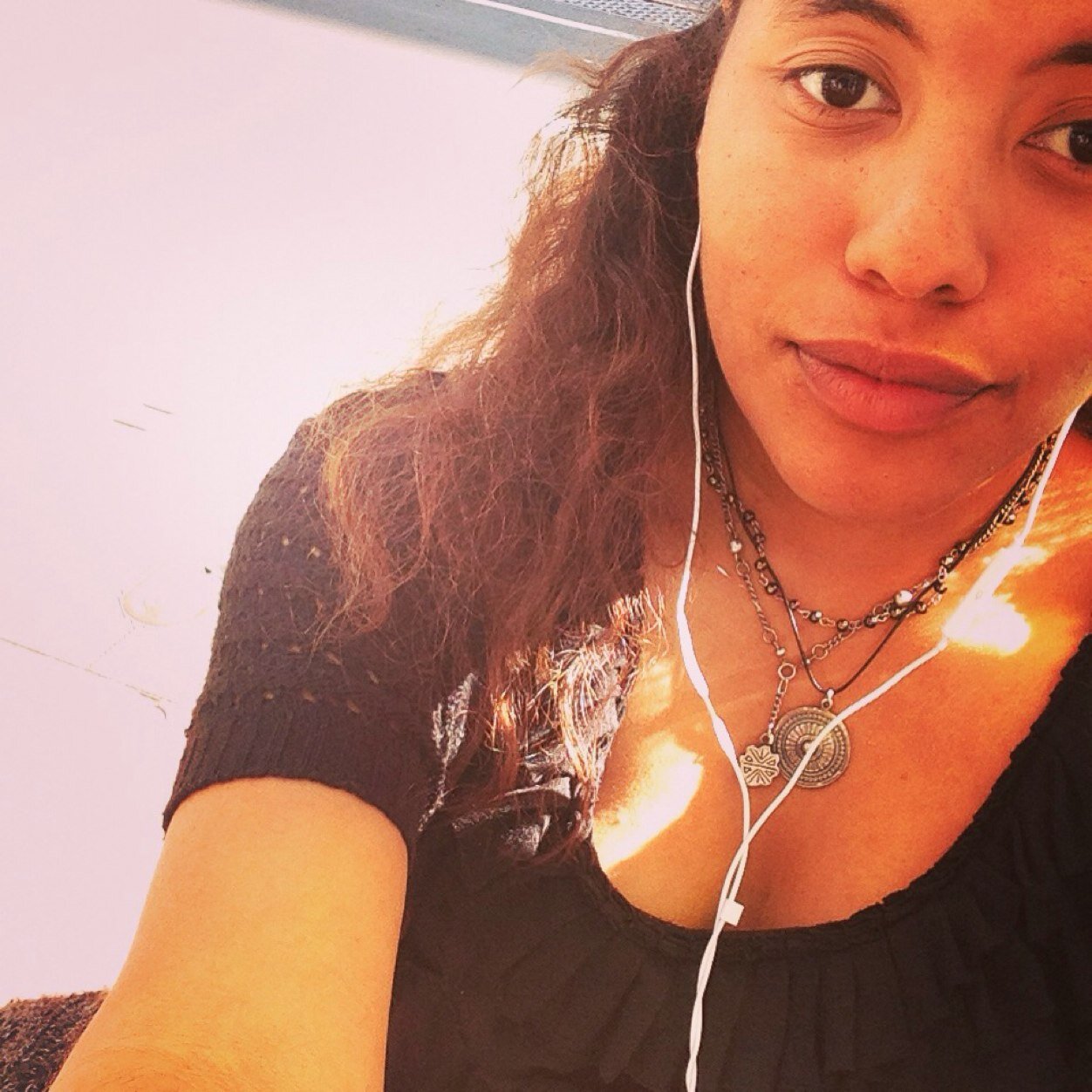 SamVelarde93's profile picture. 2(2)