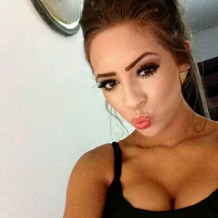 sarahmcgrathxo's profile picture. too young to care