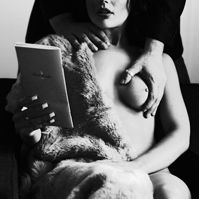 Glamour/boudoir model