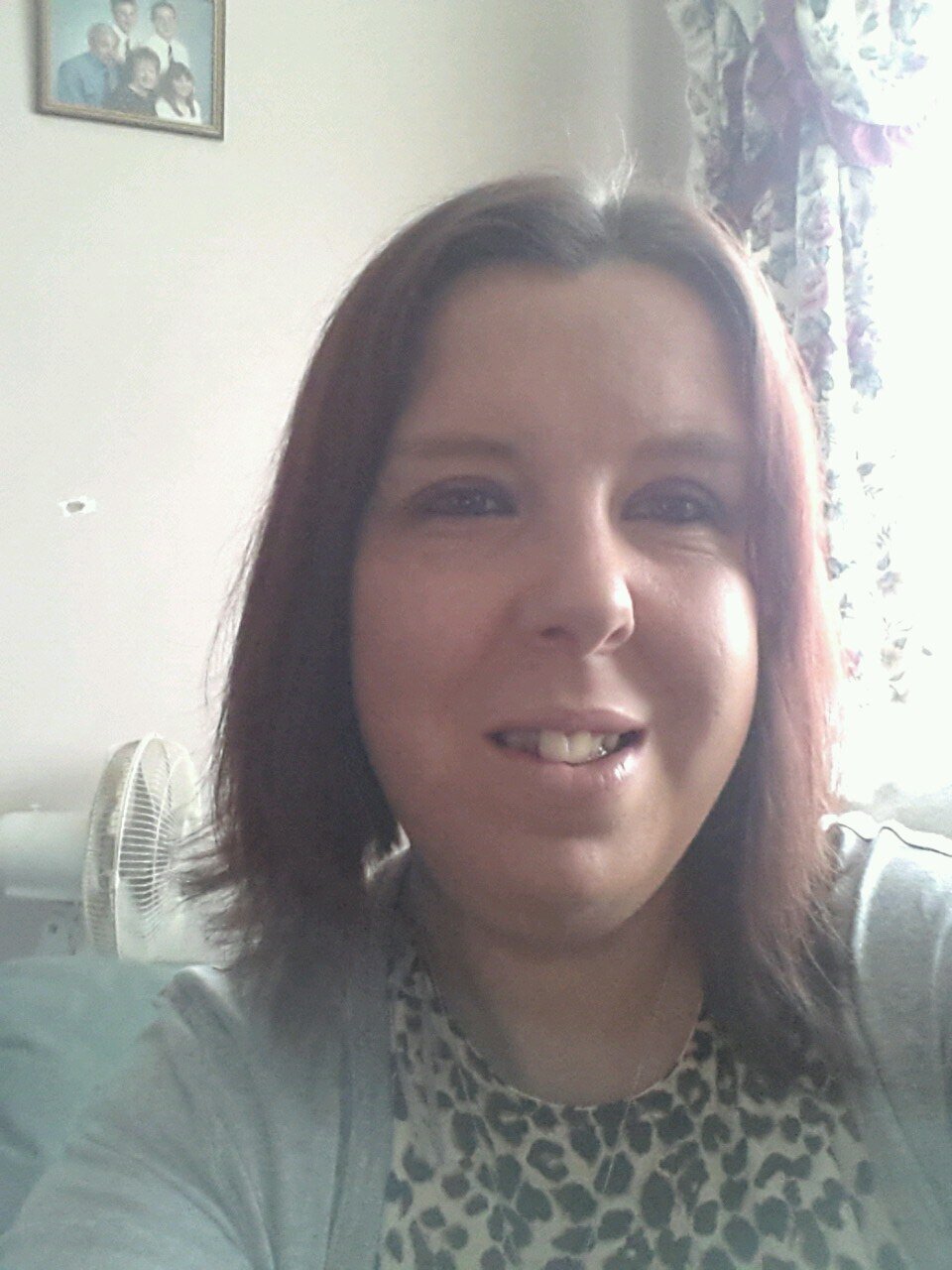 im a mum of three two girls and a boy who are my world!! i love my friends and family love meeting new people. xxxx