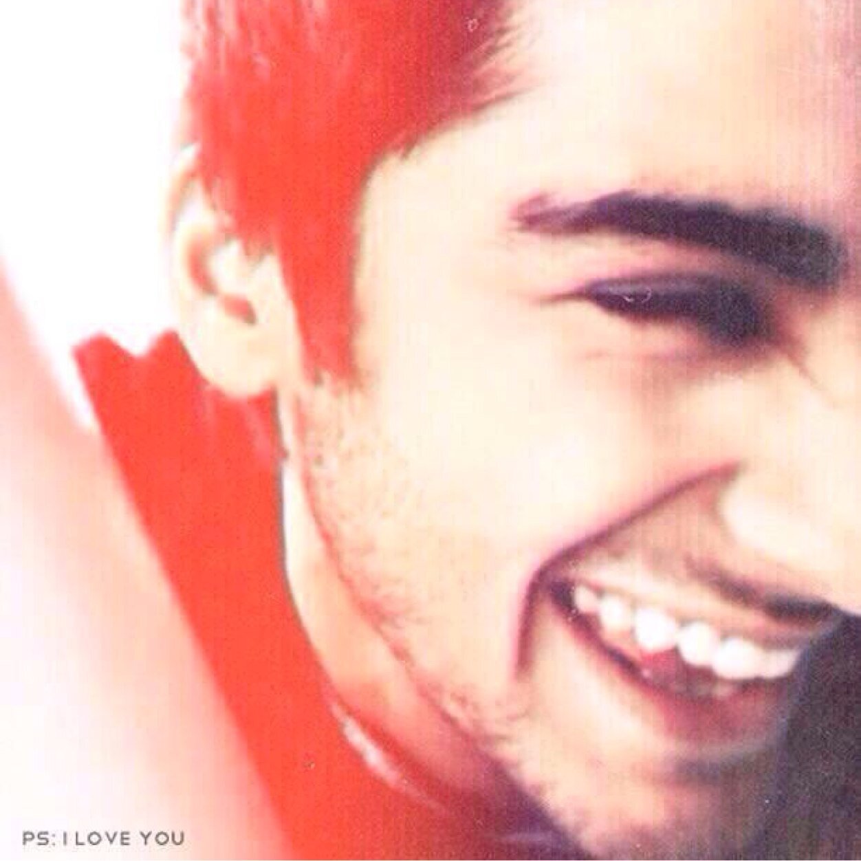 @datingzayn and @mxdlyzayn love you :D