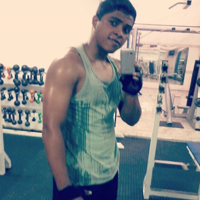 WhatsApp 85 9983-4616