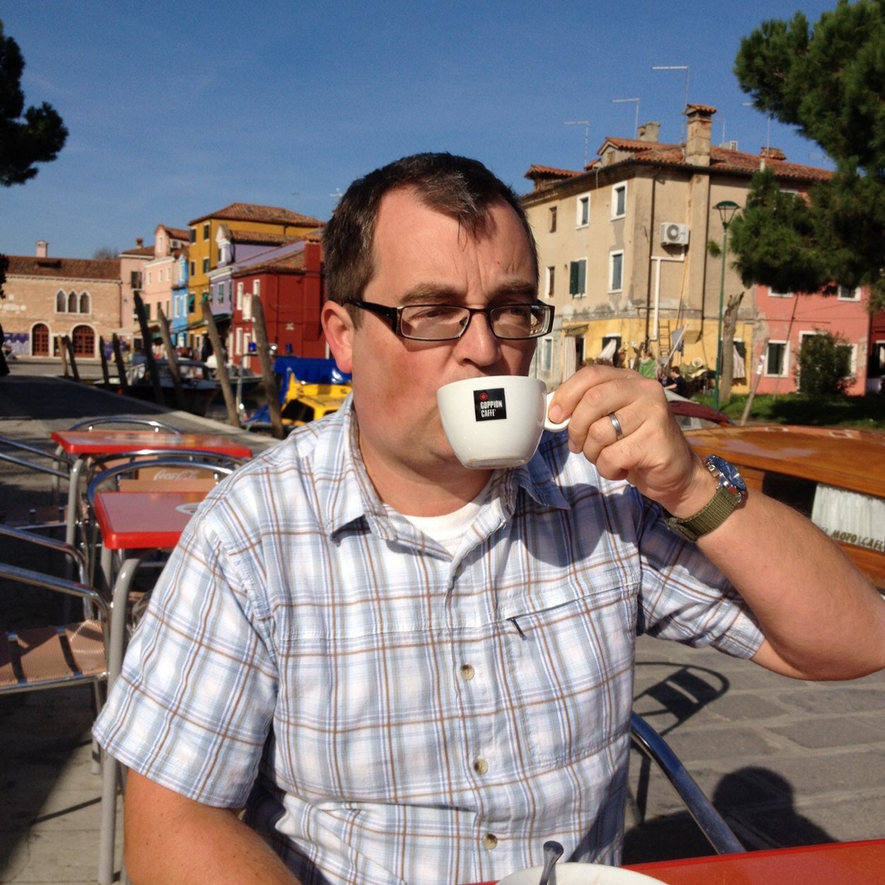 Beaufort5's profile picture. Typesetter, artworker and panic button for graphic designers. IT support for all things Apple Mac and with what little time remains, husband, father and friend