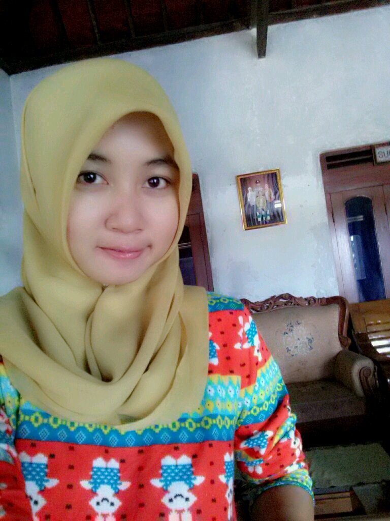 Siti Nur Hidayati | 04 0ktober 1994 | SDN 01 kemiri | SMP N 01 Kebakkramat |SMA N kebakkramat | S1 Ekonomi Akuntansi UMS