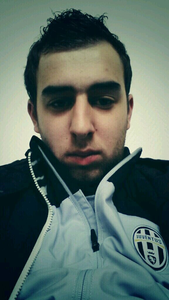 FlavienJuve's profile picture. Passioné de foot,sport mécanique et de jeux vidéo #TeamASM #TeamJUVE #VR46 #CallOfDuty #Fifa16