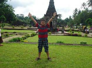 I'm 13 age old, if you want my pin BBM 263EB51E
