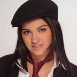 oie me chamo lupita tenho 17anos.sou filha de rosa e irma da Dulce.sou estudiosa,angelical,compreensiva,prestativa. .com o lindo @gionnirbd_2  3