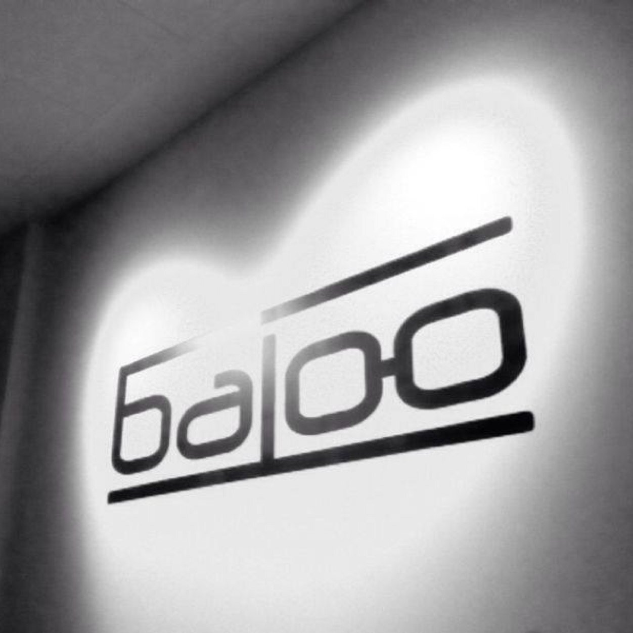 Botellines 1€, Copas 5€, ¿a que esperas? ven y disfruta de la mejor musica y del mejor ambiente. ENTRADA LIBRE hasta 05.30h cierre. Calle Sangenjo 29 posterior